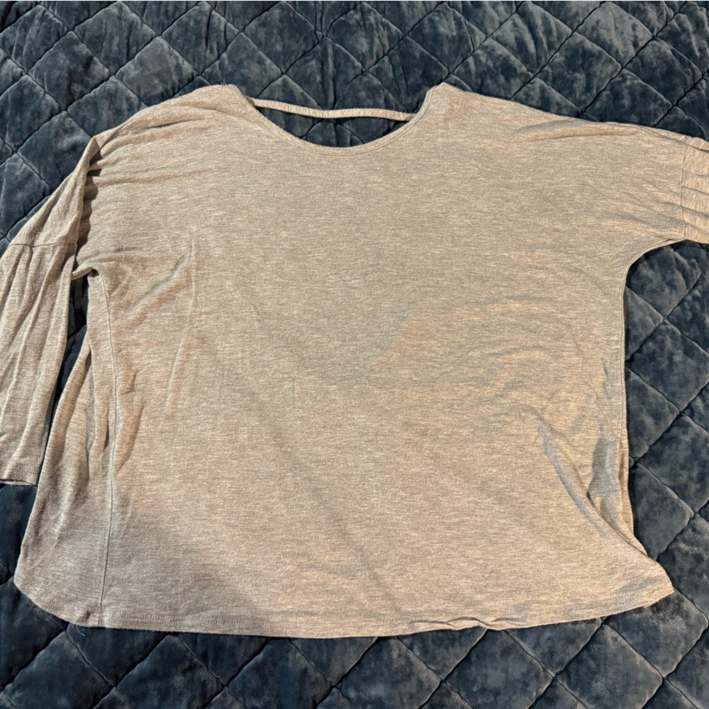 Women's Gray Lightweight Top